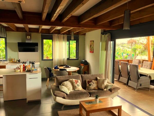 Saint-Paul (97411) Villa F5/6 de standing de 196 m² surface utile avec vue mer