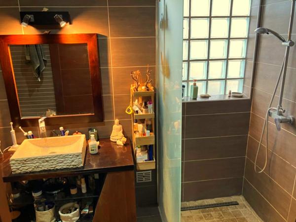 Saint-Paul (97411) Villa F5/6 de standing de 196 m² surface utile avec vue mer