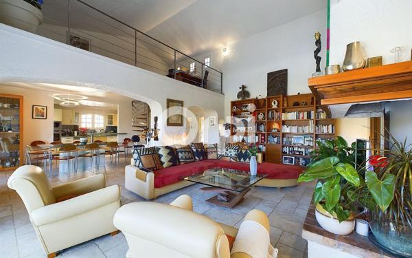 Maison à vendre    7 pièces •  Mandelieu-la-Napoule