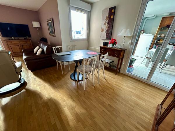 Appartement Poissy 4 pièce(s) 84m2 435 000 € **  - Référence  9043