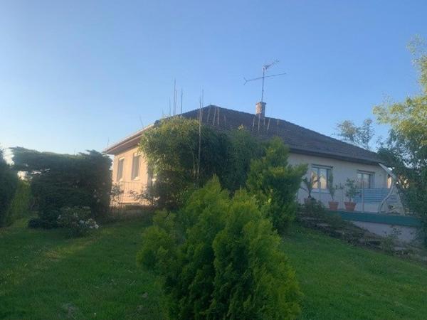 Maison de 1973, 5 ch, sous-sol sur terrain de 1233 m2