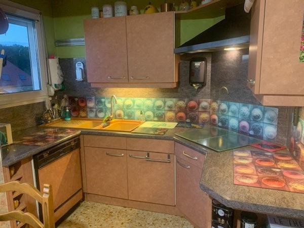 Maison de 1973, 5 ch, sous-sol sur terrain de 1233 m2