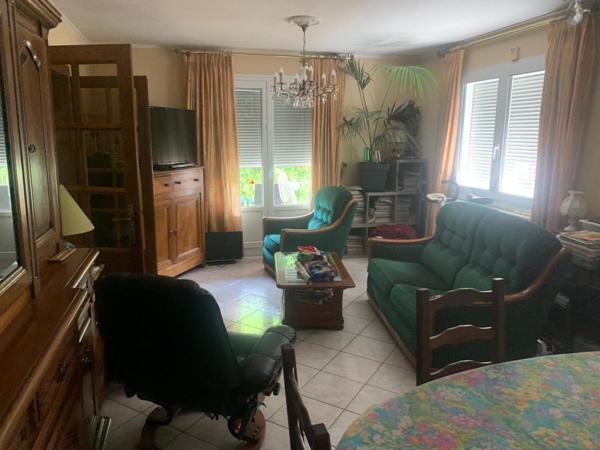 Maison de 1973, 5 ch, sous-sol sur terrain de 1233 m2