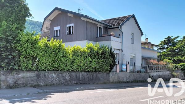 Maison à vendre 8 pièces 244,46 m² Saint-Cergues