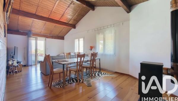 Maison à vendre 8 pièces 244,46 m² Saint-Cergues