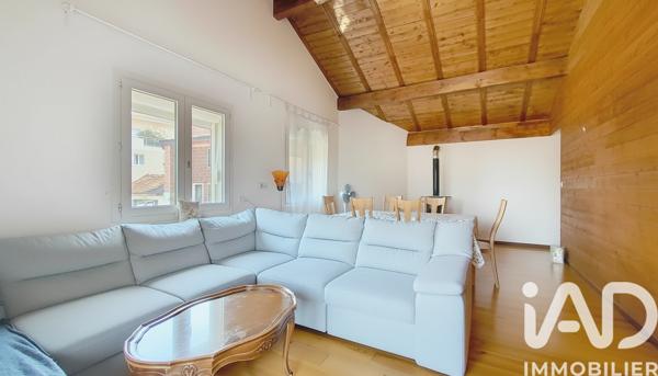 Maison à vendre 8 pièces 244,46 m² Saint-Cergues