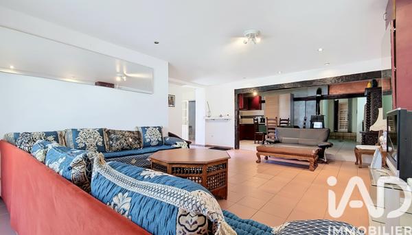 Maison à vendre 8 pièces 244,46 m² Saint-Cergues