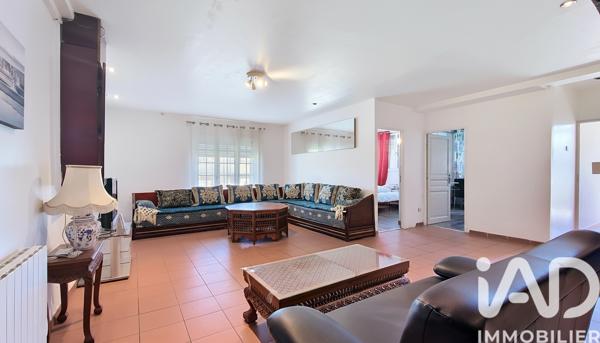 Maison à vendre 8 pièces 244,46 m² Saint-Cergues
