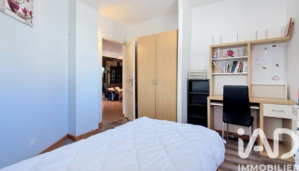 Maison à vendre 8 pièces 244,46 m² Saint-Cergues