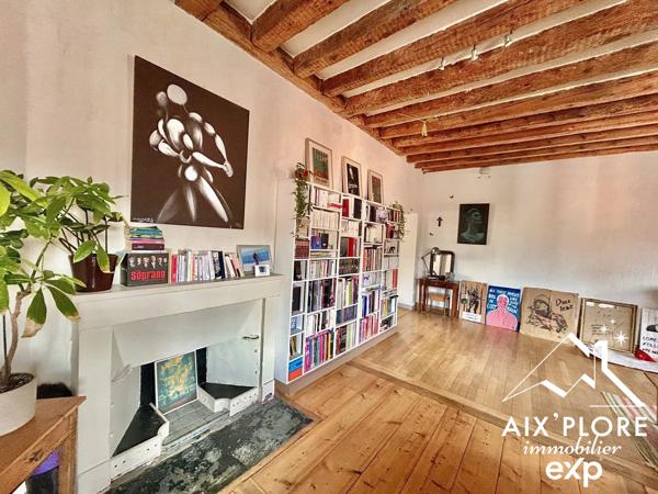 🏛️ Appartement de caractère – Dernier étage – Centre historique de Chambéry