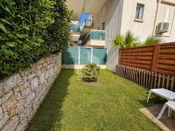 Appartement  Rez de jardin Golf Juan1 pièce(s) 20 m2