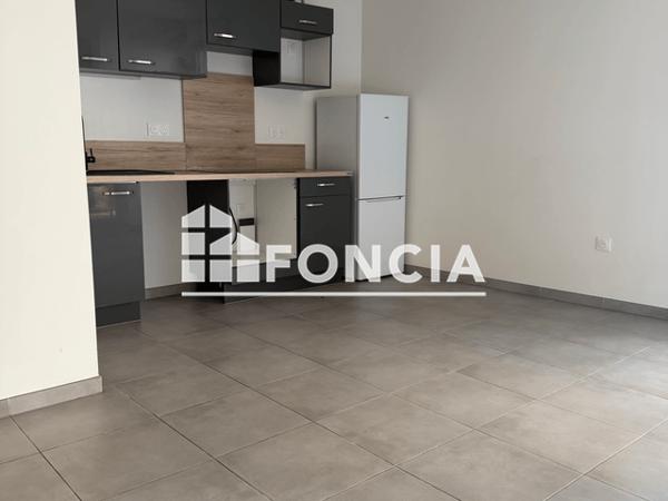 Location Appartement 2 pièces 41.4 m² - LE VERSANT DES ROCHES ENTREE D Hyeres 83400