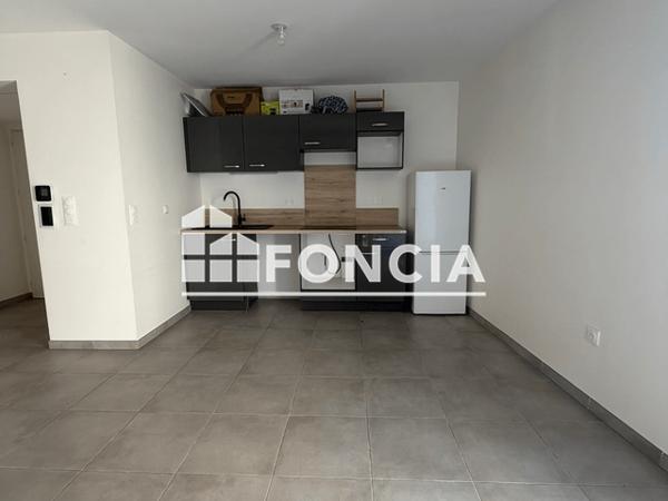 Location Appartement 2 pièces 41.4 m² - LE VERSANT DES ROCHES ENTREE D Hyeres 83400
