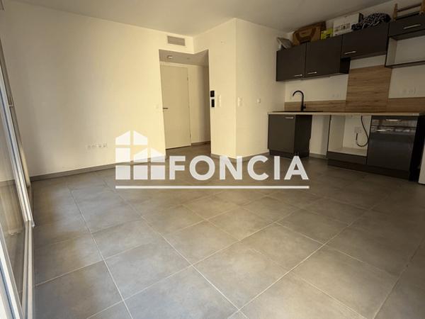 Location Appartement 2 pièces 41.4 m² - LE VERSANT DES ROCHES ENTREE D Hyeres 83400