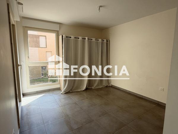 Location Appartement 2 pièces 41.4 m² - LE VERSANT DES ROCHES ENTREE D Hyeres 83400