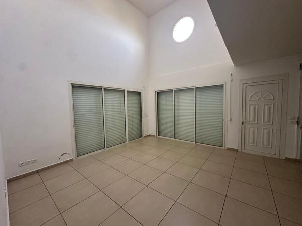 BAISSE DE LOYER !! A LOUER JOLIE VILLA T4 R+1 DANS LOTISSEMENT RESIDENTIEL A  PETIT-BOURG.