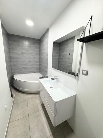 Bram : maison T5 avec jardin clôturé et garage en parfait état. Bram (11150)