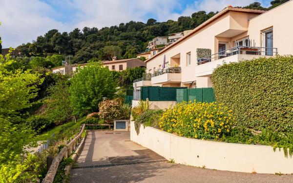 Appartement à vendre    3 pièces • 64 m2 Saint-Laurent-du-Var