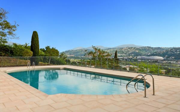 Appartement à vendre    3 pièces • 64 m2 Saint-Laurent-du-Var