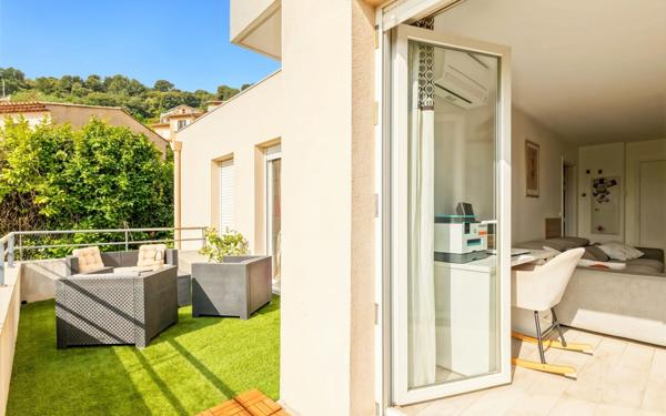 Appartement à vendre    3 pièces • 64 m2 Saint-Laurent-du-Var