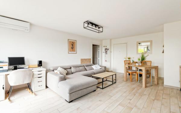 Appartement à vendre    3 pièces • 64 m2 Saint-Laurent-du-Var