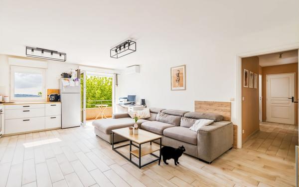 Appartement à vendre    3 pièces • 64 m2 Saint-Laurent-du-Var