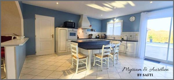 PROPRIETE PLAIN-PIED 4 Chambres Garages Piscine 2 hectares