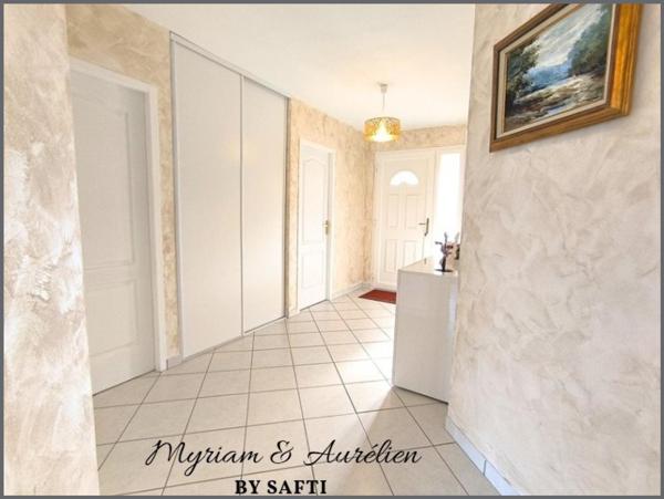 PROPRIETE PLAIN-PIED 4 Chambres Garages Piscine 2 hectares