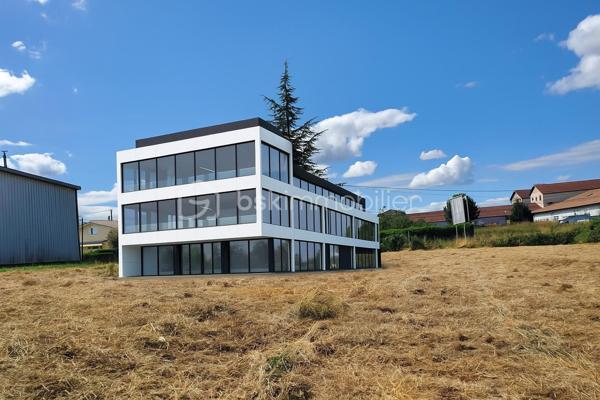 Terrain de 3 560 m²