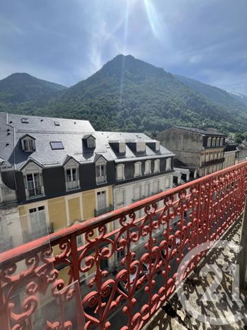 Appartement F4 à vendre  5 pièces - 100,10 m 2   CAUTERETS  - 65