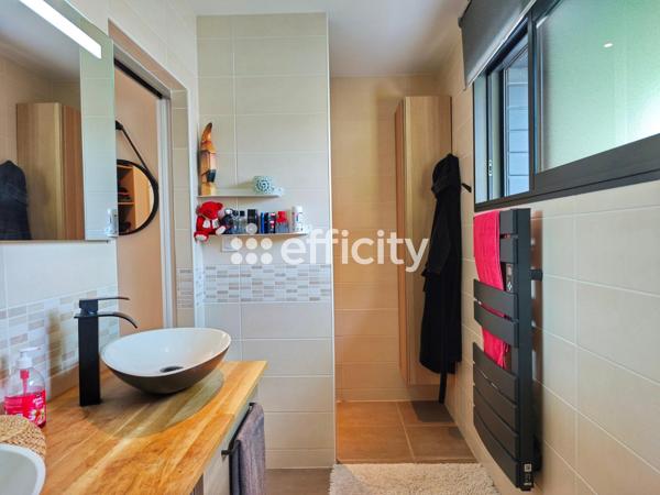 Maison
         6 pièces
        - 181 m² Bien prestige 828 000 € *