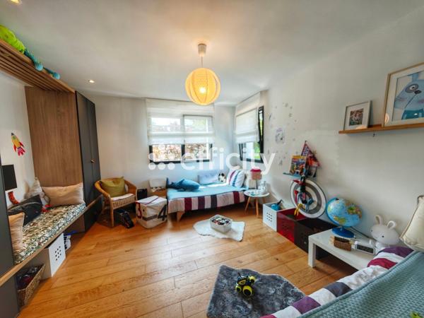 Maison
         6 pièces
        - 181 m² Bien prestige 828 000 € *