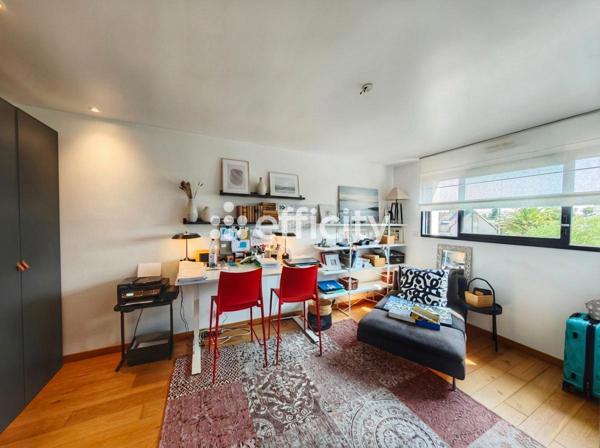Maison
         6 pièces
        - 181 m² Bien prestige 828 000 € *