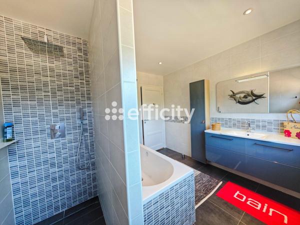 Maison
         6 pièces
        - 181 m² Bien prestige 828 000 € *