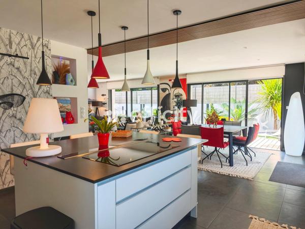 Maison
         6 pièces
        - 181 m² Bien prestige 828 000 € *