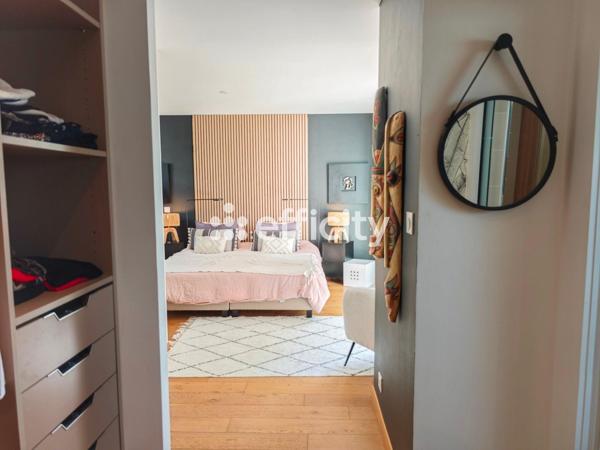 Maison
         6 pièces
        - 181 m² Bien prestige 828 000 € *
