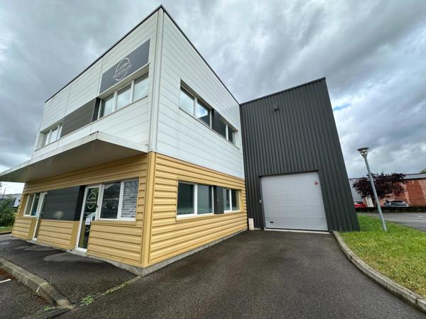 Local d'activité à louer GREZIEU LA VARENNE (69), d'une surface de 160 m² environ dont 90m2 d'atelier