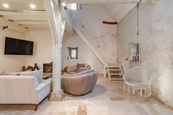 Bâtisse XVIIIème totalement rénovée avec couloir de nage