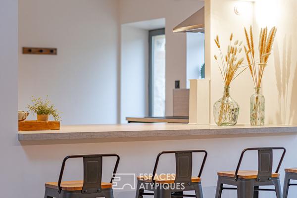 Bâtisse XVIIIème totalement rénovée avec couloir de nage