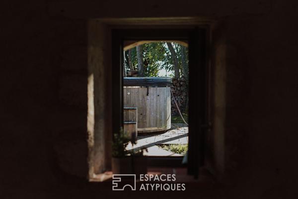 Bâtisse XVIIIème totalement rénovée avec couloir de nage