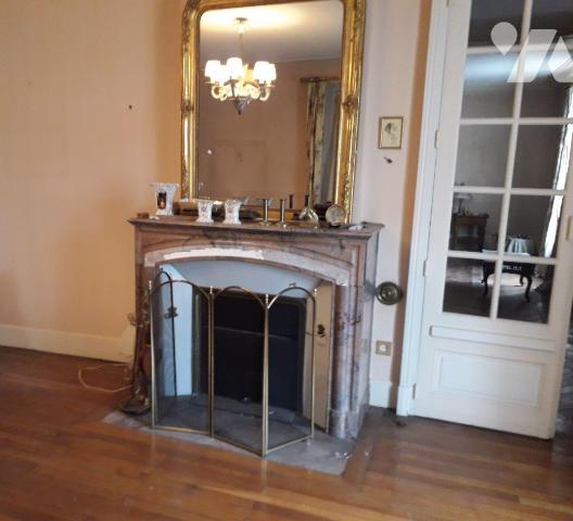 CHARME ET AUTHENTICITE POUR CETTE MAISON BOURGEOISE EN COEUR DE VILLE
BELLE DEMEURE ET SES DEP...