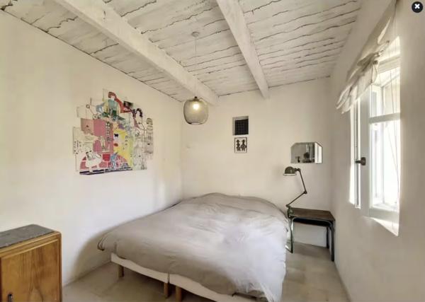 Cavaillon (84300) Robion/ Cavaillon maison ancienne de 340 m2 avec 2 Gites 12 pièces terrain 8936 m2 piscine