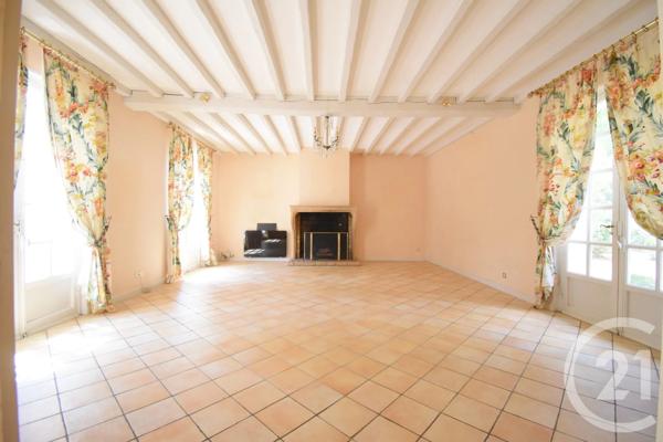 Maison à vendre  6 pièces - 217,22 m 2   BELLERIVE SUR ALLIER  - 03