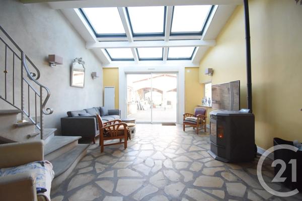 Maison à vendre  6 pièces - 217,22 m 2   BELLERIVE SUR ALLIER  - 03