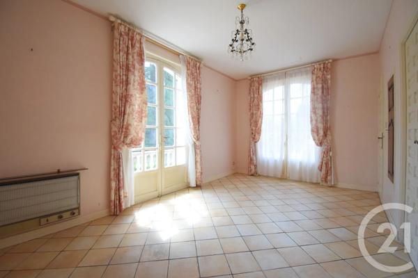 Maison à vendre  6 pièces - 217,22 m 2   BELLERIVE SUR ALLIER  - 03