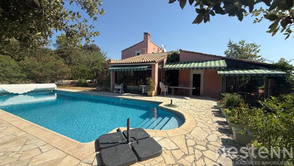 Maison 7 pièces avec piscine au calme à vendre à Saint Maximin la Sainte Baume