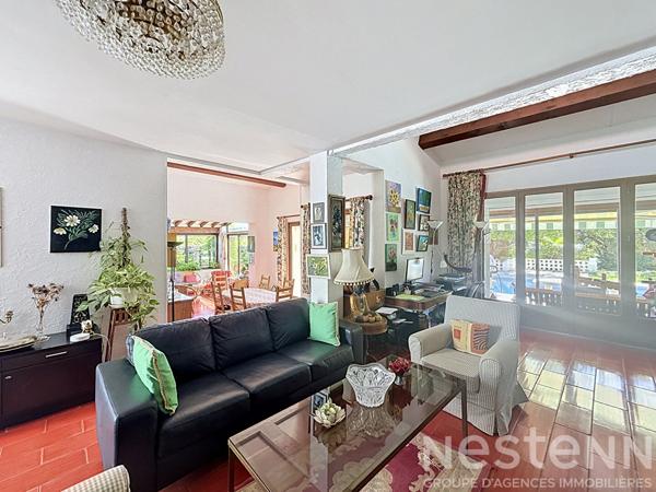 Maison 7 pièces avec piscine au calme à vendre à Saint Maximin la Sainte Baume