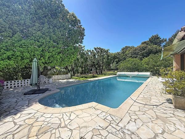 Maison 7 pièces avec piscine au calme à vendre à Saint Maximin la Sainte Baume