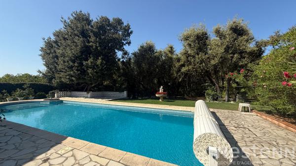 Maison 7 pièces avec piscine au calme à vendre à Saint Maximin la Sainte Baume