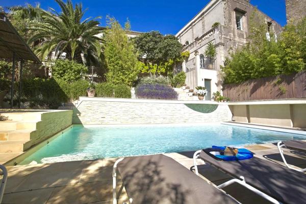 Rare Opportunité d’Affaires : Resort Gay Haut de Gamme – Murs et Fonds de Commerce à Vendre